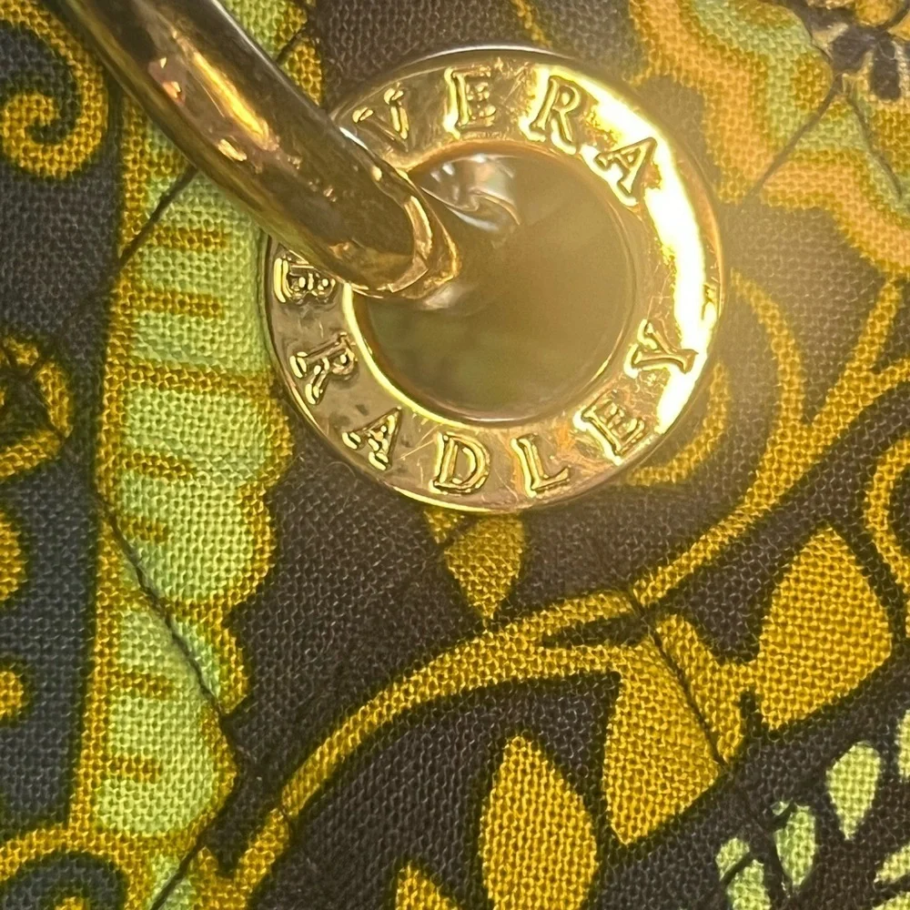 Vera Bradley beautiful colorful handbag in good condition